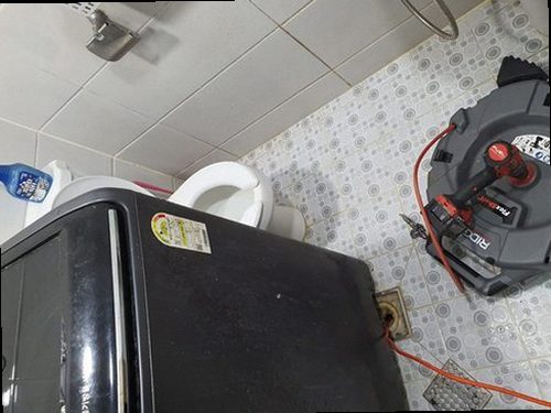 덕양구 하수구막힘 배관 연결부와 내부 잔여물을 확인하는 점검 과정